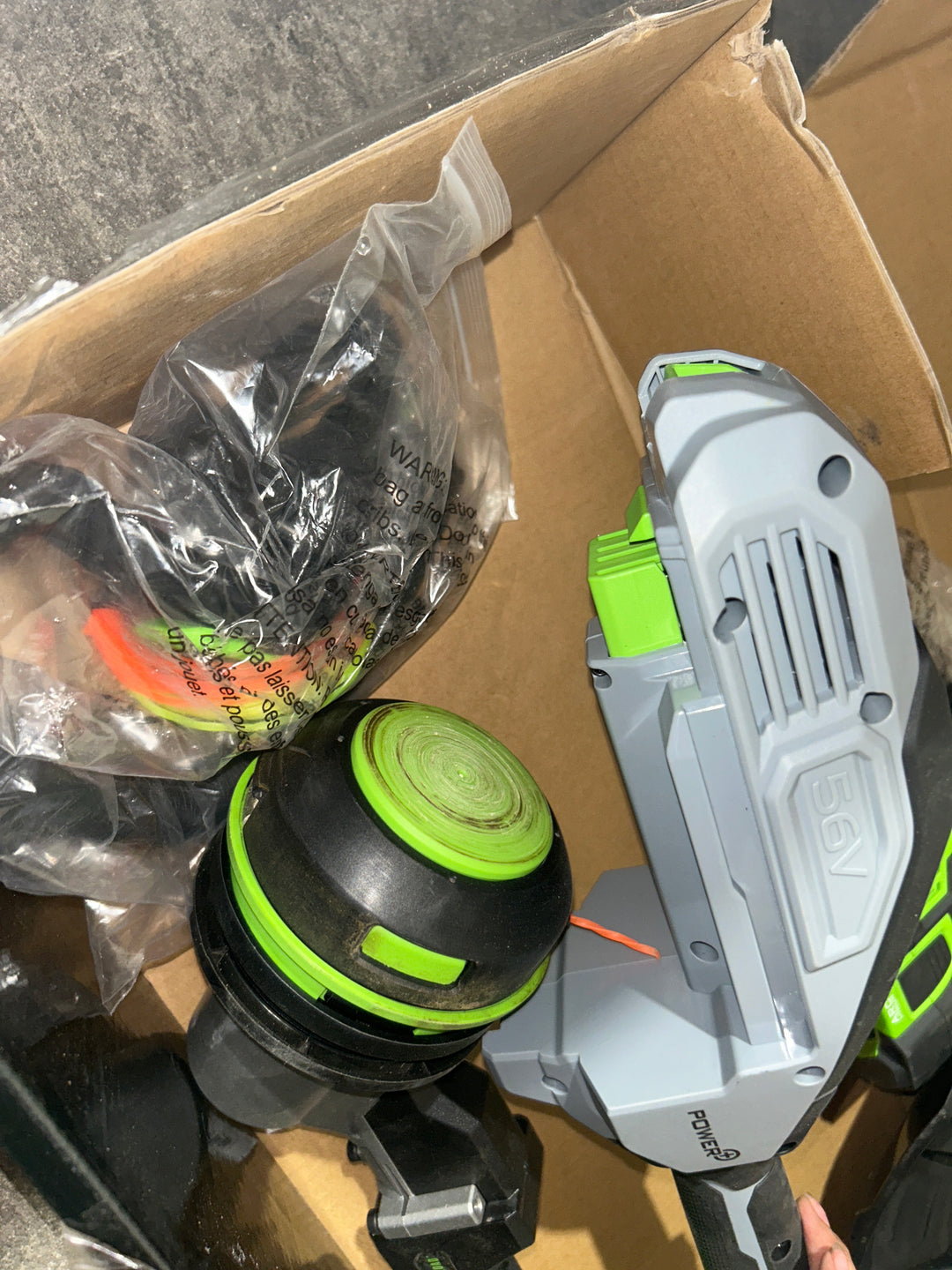 EGO POWER+ POWERLOAD with Carbon Fiber Shaft 56-volt 16-in Telescopic Shaft Battery String Trimmer 2.5 Ah (Battery Included) (Charger Included) (USED)