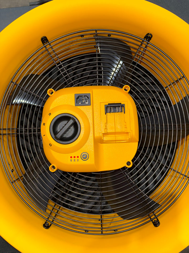 DEWALT 18-in High Velocity Indoor/Outdoor Industrial Fan (Used)