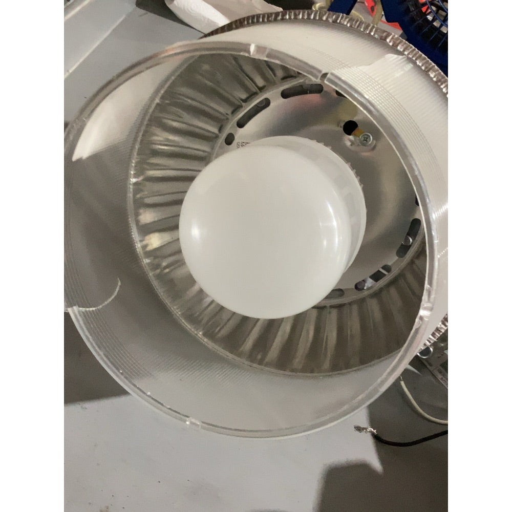 Lot # 836 Lithonia Lighting OALS10LED120PELP Luminaire $65.00