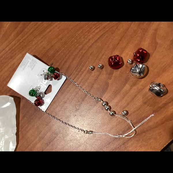 Lot # 21 Claires Jingle Bell Fashion Jewelry Set $15