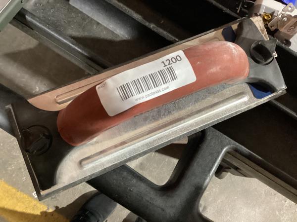 Lot # 1200 MARSHALLTOWN The Premier Line 9 3/8 X 3 1/4 Hand Sander-DuraSoft Handle, schwarz, One Size, 20D