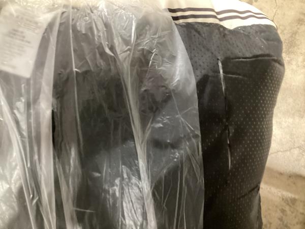 Lot # 2128 SportPet Cuddler Ivory and Black Pet Bed