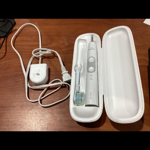 Lot # 918 Philips Sonicare DiamondClean Electric Toothbrush $90