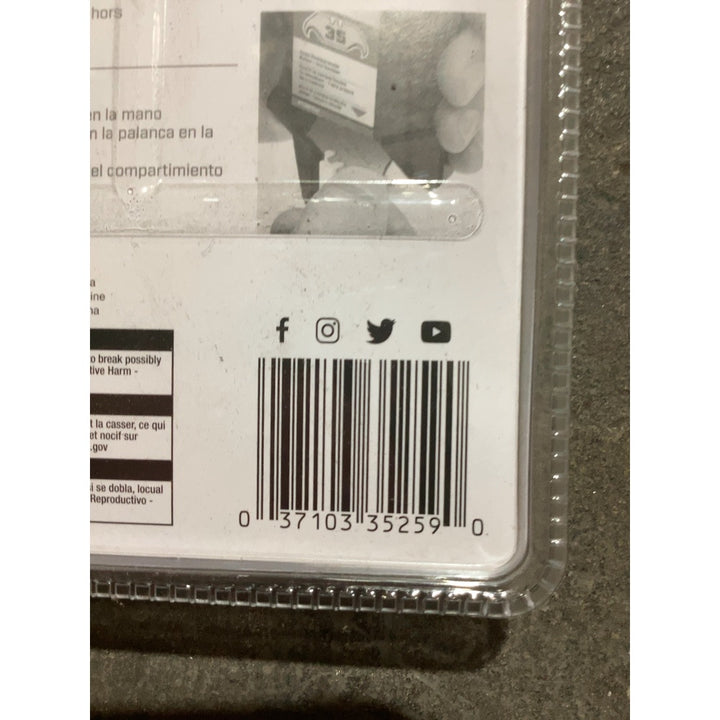 Lot # 1374 Crescent 35 Piece Hook Blade Pack $7.00