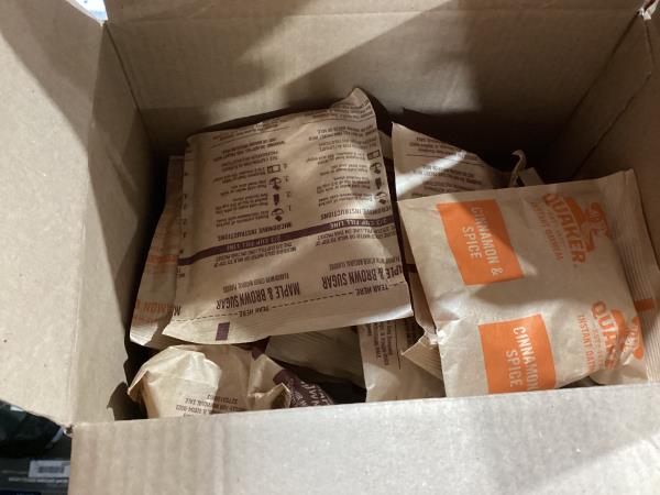 Lot # 1123 Quaker Instant Oatmeal 52ct $25.00