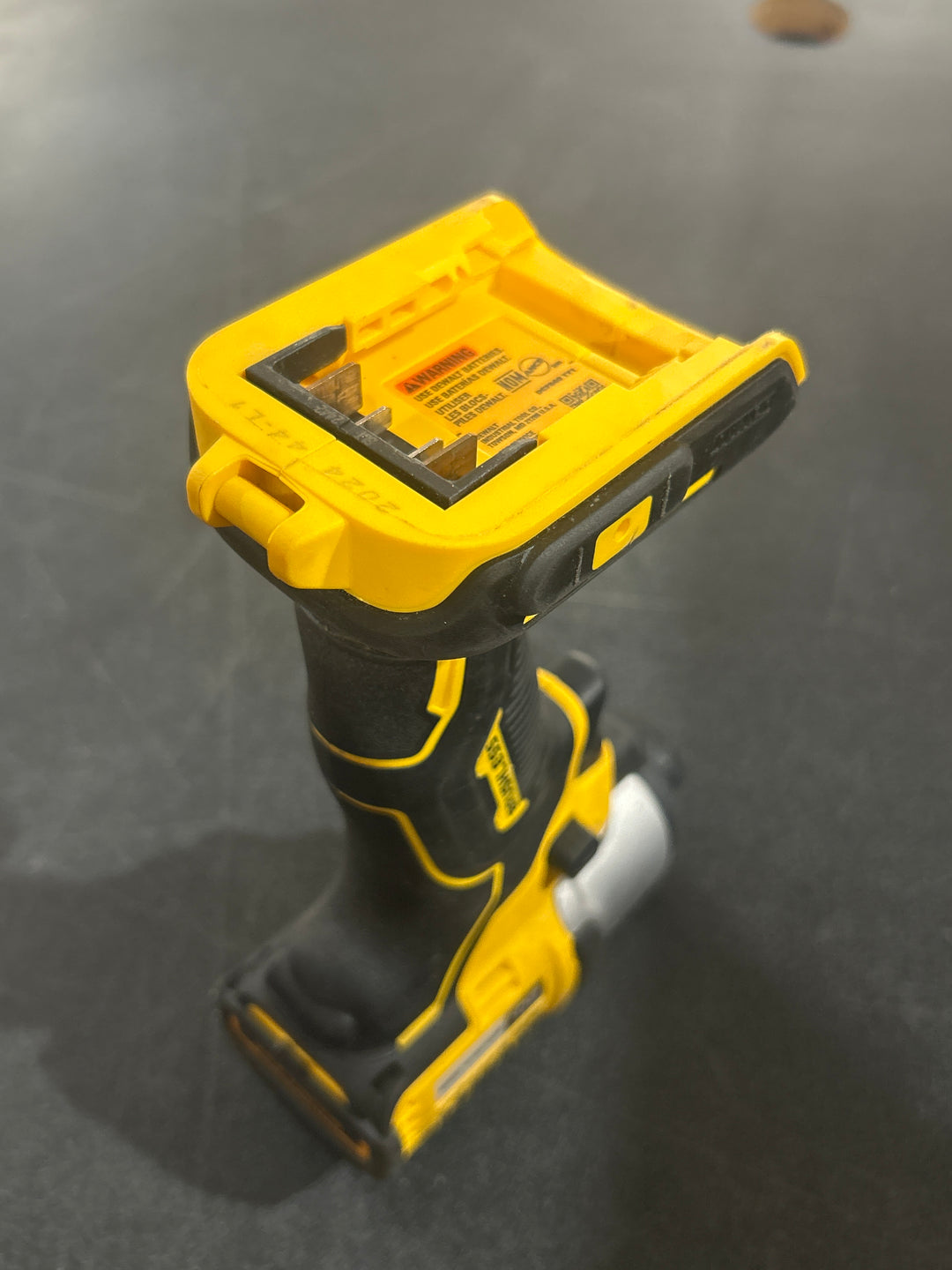 DEWALT 20-volt max 1/4-in Brushless Cordless Impact Driver (Battery Not Included and Charger Not Included ) (USED) (baretool)