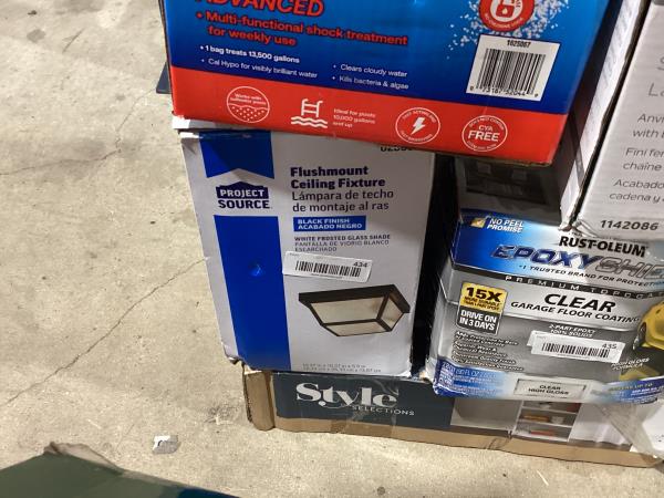 Lot # 434 10" W Black Outdoor Flush-Mount Light $40
