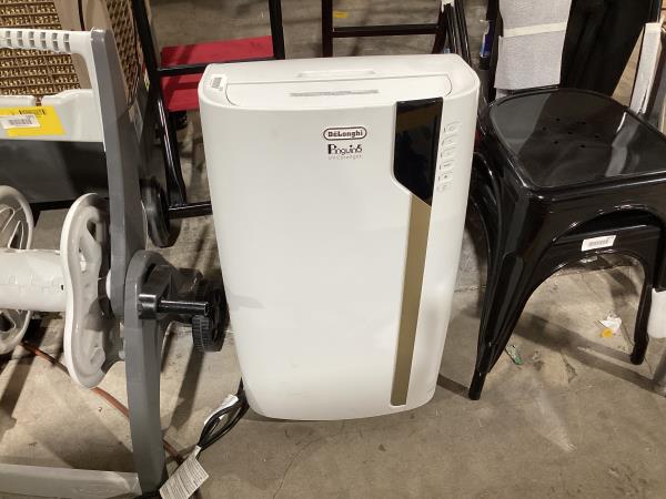 Lot # 1972 Pinguino Portable Air Conditioning Unit Portable $800