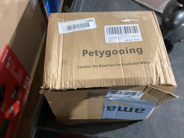 Lot # 1382 Petygooing 28 OZ Black Elevated/Raised Ceramic Dog Bowl for Small and Medium Breeds, Dog Food Water Dish with Stand,Pet Feeding Bowl with Anti Slip Rubber for Cats Small and Medium Dogs (3.6 Cups)