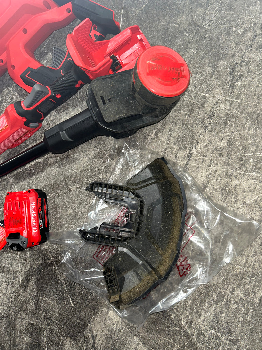 Kit combinado de recortadora de hilo y soplador de hojas inalámbrico CRAFTSMAN V20 Brushless RP de 20 voltios máx., 5 Ah (batería y cargador incluidos)