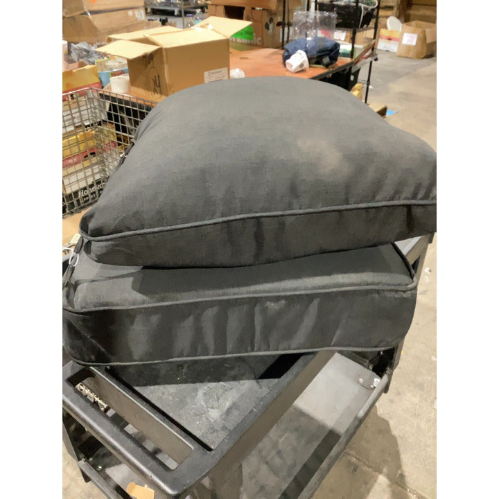 Lot # 1463 allen + roth Seat Patio Chair Cushion $85
