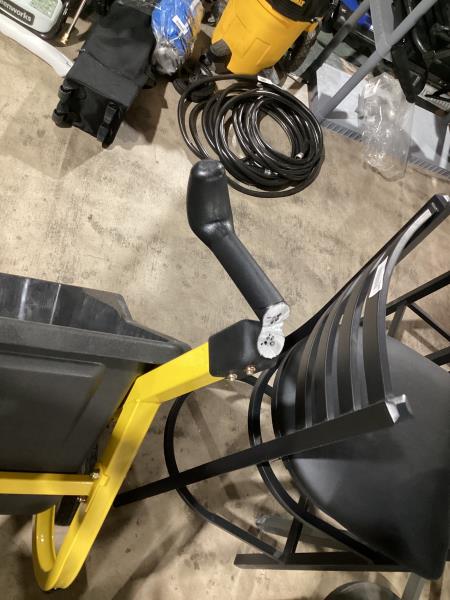 Lot # 2160 Gorilla Carts 7-cu ft Poly Yard Cart $149