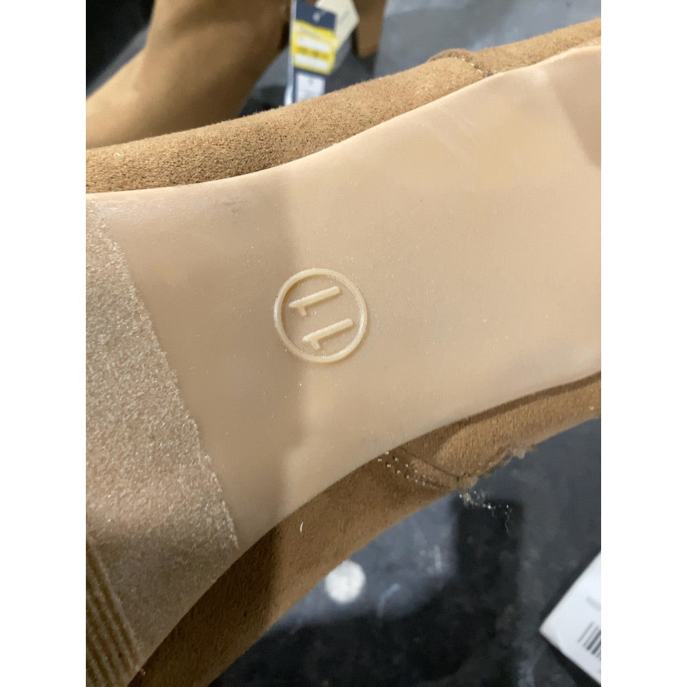 Lot # 258 Universal Thread Ankle Boots $27.99