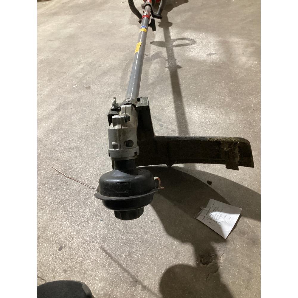 Lot # 1425 CRAFTSMAN Gas String Trimmer, 2-Cycle Engine, D-Handle, Red and Black