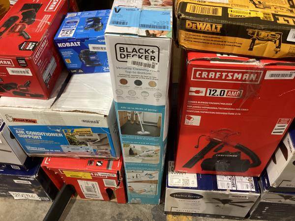 Lot # 614 BLACK+DECKER Steam-Mop Cleaning System Vacuum$130
