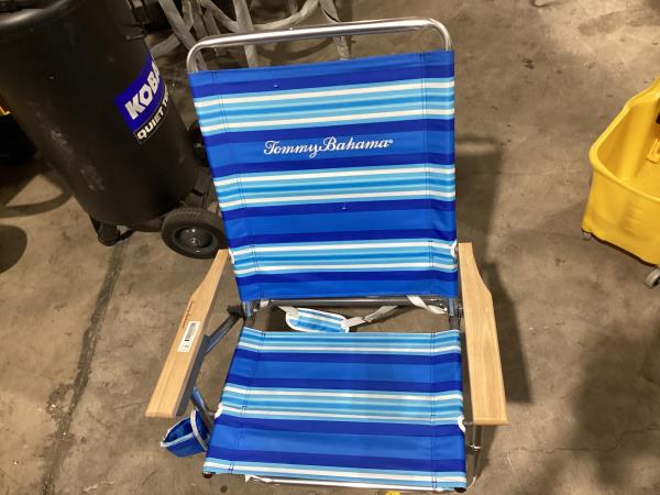 Lot # 2189 Tommy Bahama Folding Beach chair Adjustable $25