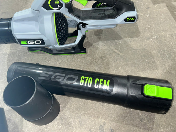 Soplador de hojas portátil a batería EGO POWER+ de 56 voltios, 670 CFM y 180 MPH (herramienta básica) (usado)
