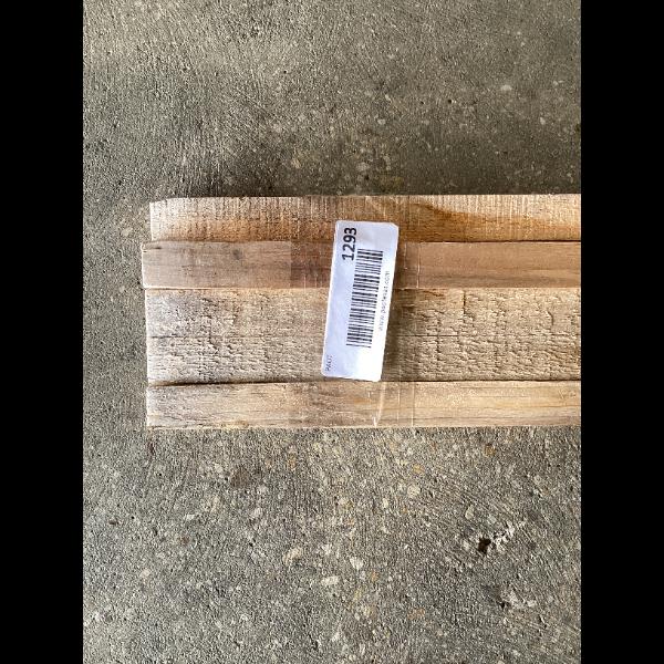 Lot # 1293 GARDEN ARCHITECTURE Expandable Pyramid Trellis $39