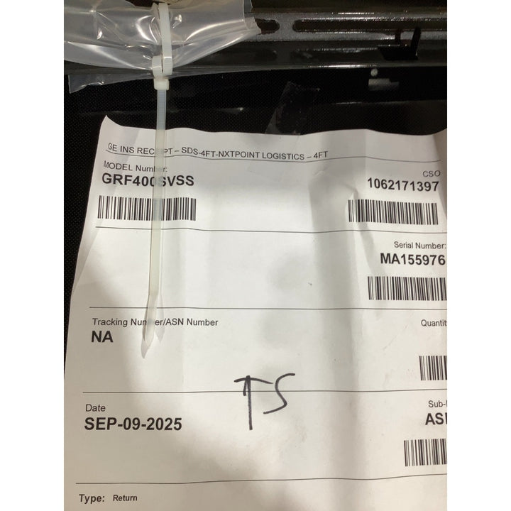 Lot # 2354 GE GRF400 GVSS Electric Range $700