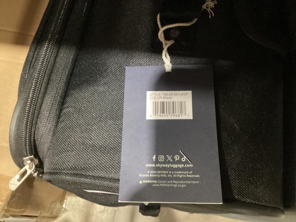 Lot # 1609 Skyway Flair Softside Spinner Luggage, Black, 28 INCH $76