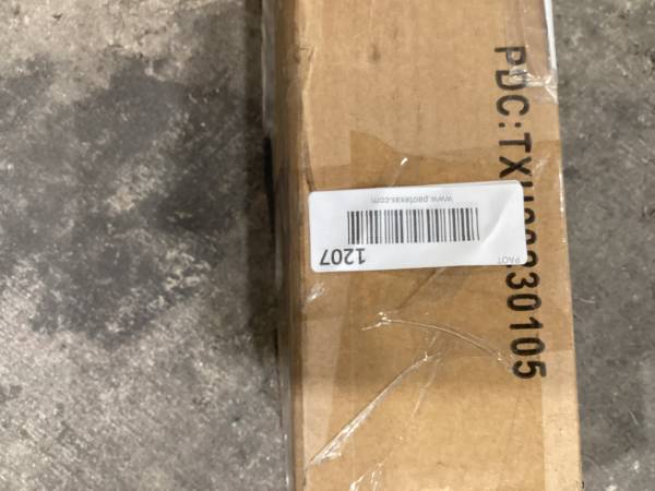 Lot # 1207 Outdoor Table Posts  Hardware Kit Black FrameGrey Top  $135