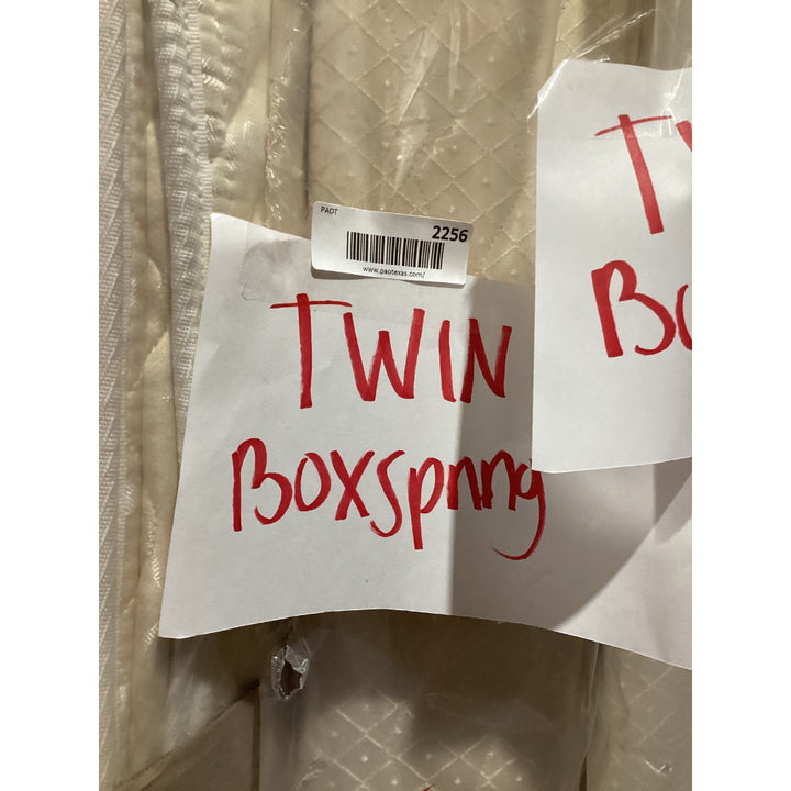 Lot # 2256 Diamond Boxspring $30.00
