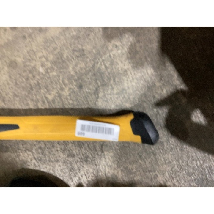 Lot # 669 Ames True Temper 34-inch Fiberglass Handle $25