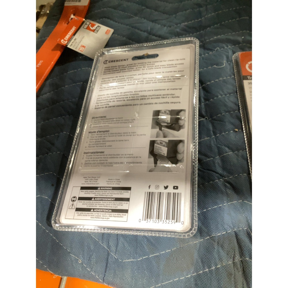 Lot # 1584 Crescent Utility Blades $7.00