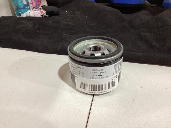 Lot # 781 Briggs & Stratton 2-1/4" Standard Oil Filter