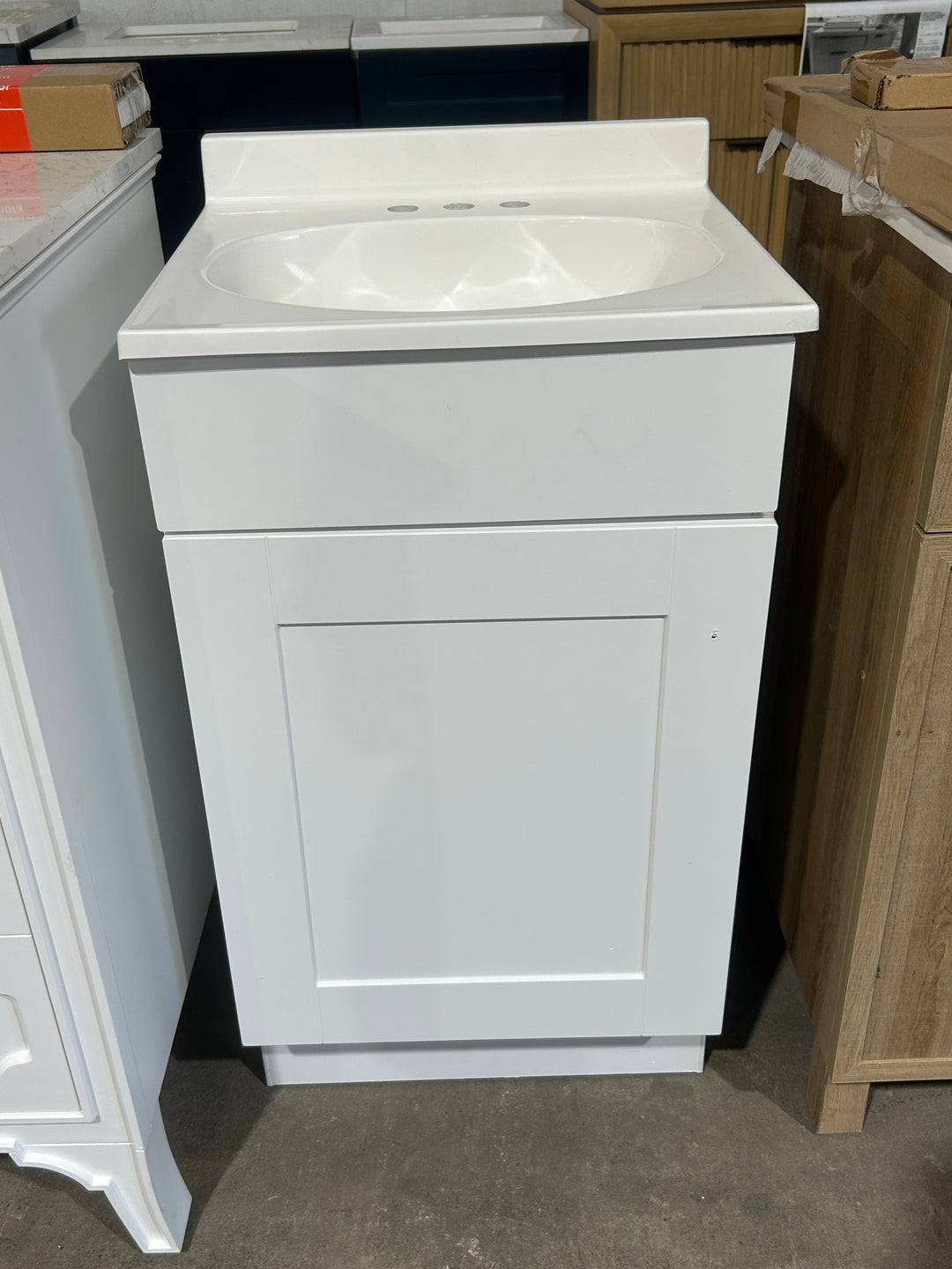 Project Source Dover 18-in True White Single sink Bathroom Vanity with White Cultured marble Top (Open Box)