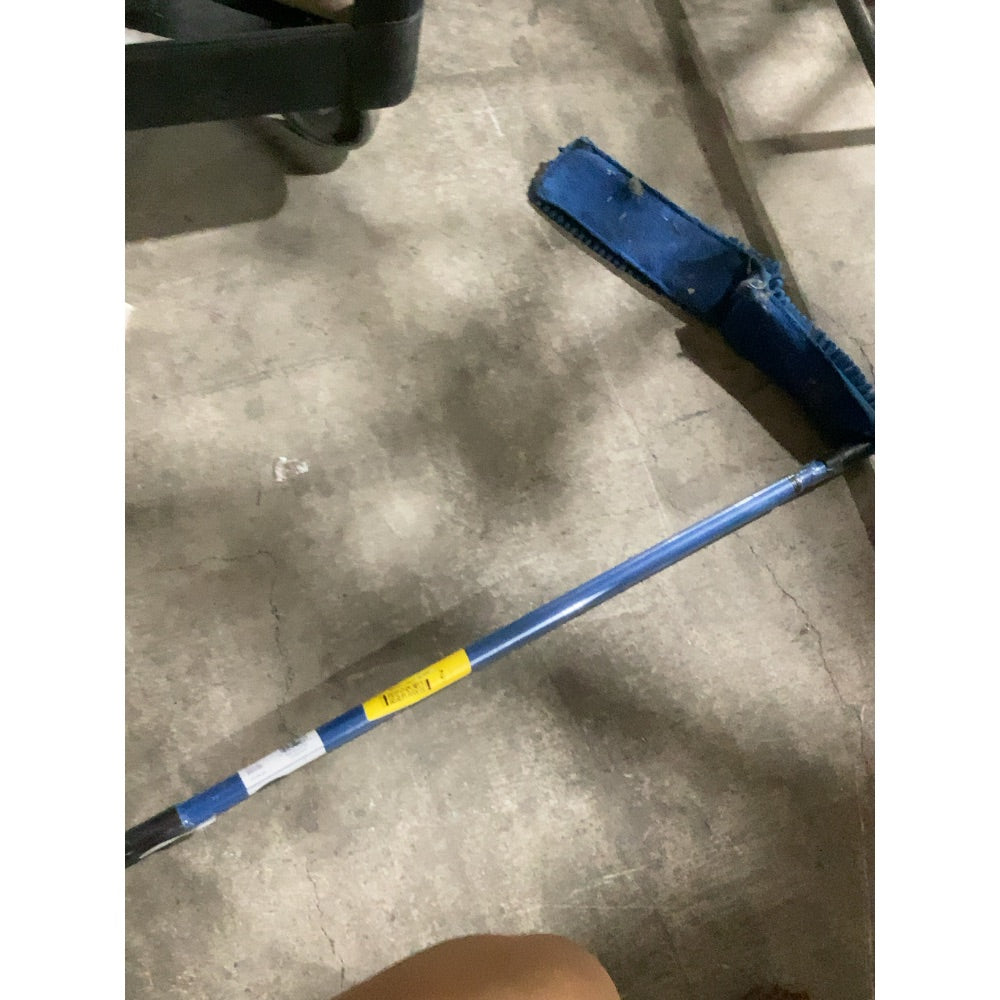 Lot # 638 Harbor Breeze Extendable Microfiber Ceiling Fan Duster