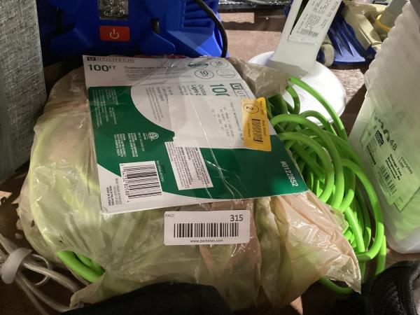 Lot # 315 Utilitech 100ft Outdoor Light-duty Cord $119