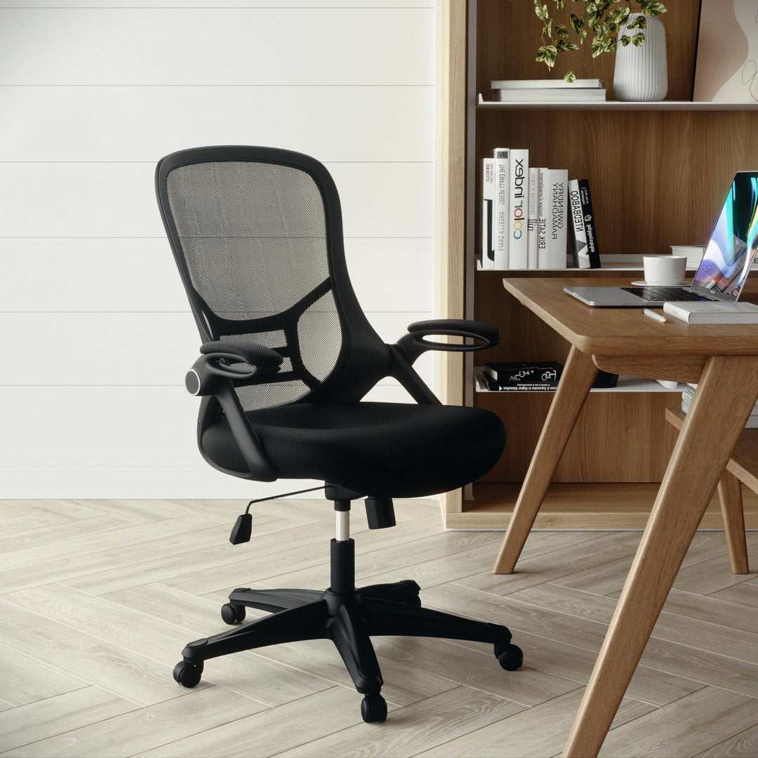 Lot # 1431 Flash Furniture Desk Chair $102.52