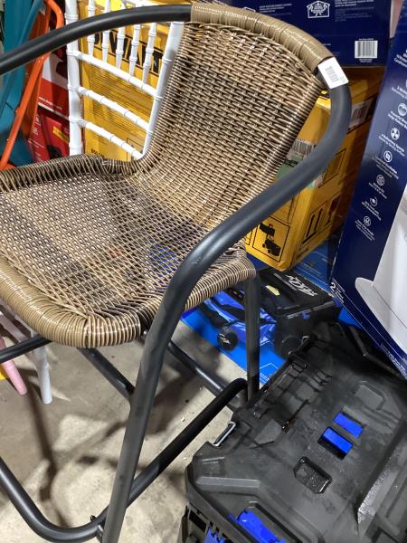 Lot # 2074 BROWN CARNEGY AVENUE OUTDOOR BAR STOOLS $258
