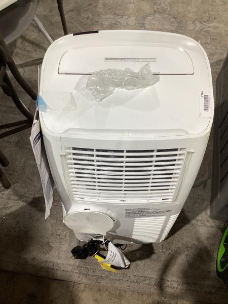 Lot # 2144 Delonghi 3-in-1 Air Conditioner $580