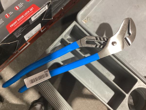 Lot # 946 CHANNELLOCK 16.5-in Tongue and Groove Pliers $41