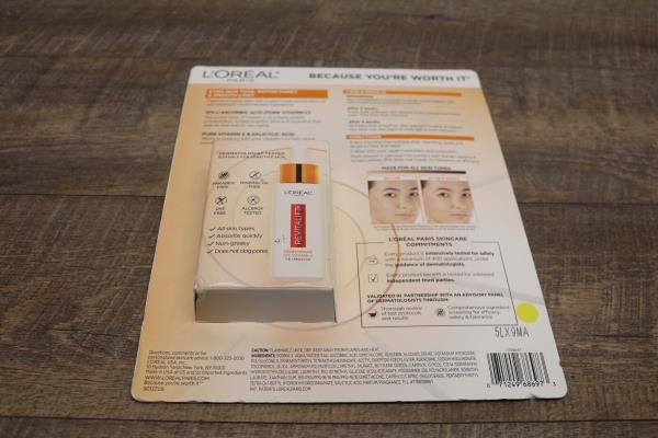 Lot # 933 2 Pack L'Oreal Paris Revitalift 12% Vitamin C $33