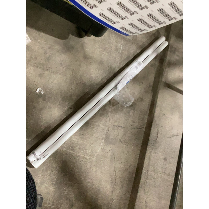 Lot # 637 Manufacturer Adjustable Closet Rod $20.00