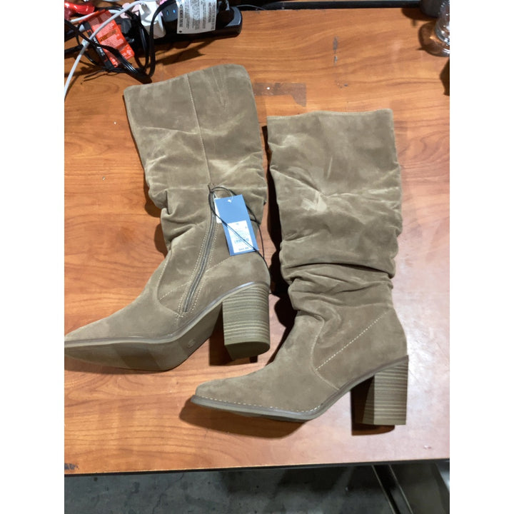Lot # 114 Universal Thread Harlan Dress Boots $31.00