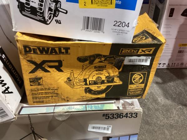 Lot # 629 DEWALT 20V MAX 6-1/2 in. Circular Saw $136