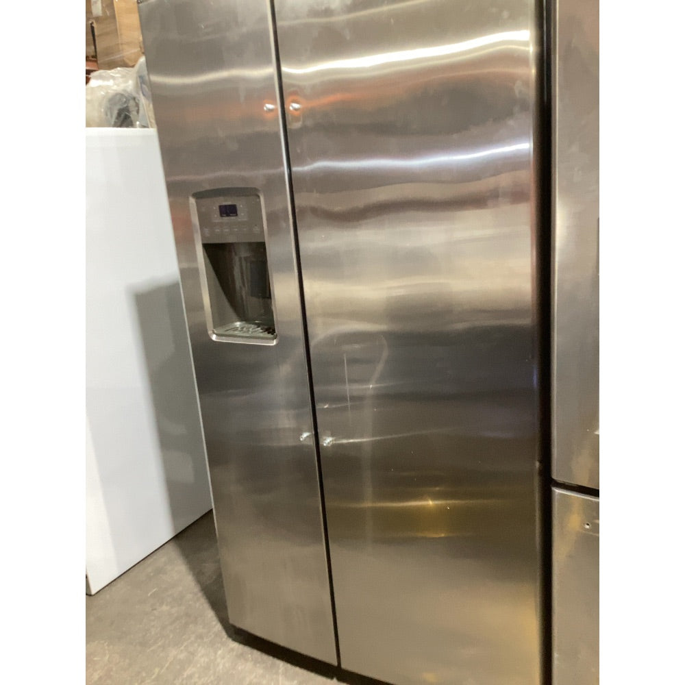 Lot # 2298 GE Refrigerator $1200