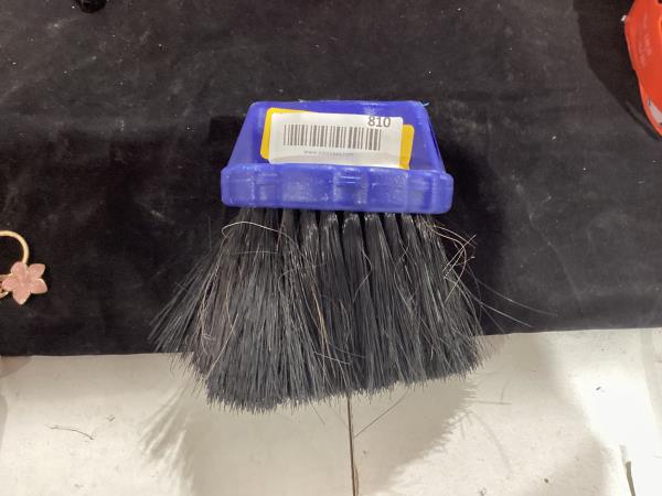 Lot # 810 MARSHALLTOWN Single Texture Brushes, 5" Diameter, Horsehair and Polypropylene Bristles, Molded Handgrip, Threaded Center Hole, Threaded Side Hole, Tapered Side Hole, 832