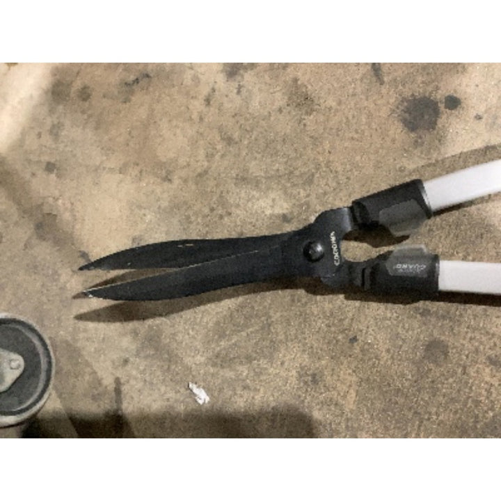 Lot # 668 J.TWLINDU Hedge Shears $40.00