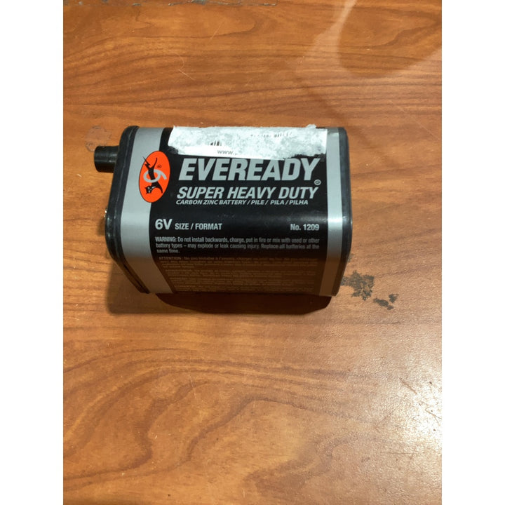 Lot # 1074 EVEREADY Model 1209 6V Super Heavy Duty Battery $8