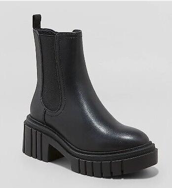 Lot # 560 Sterling Chelsea Boots $40