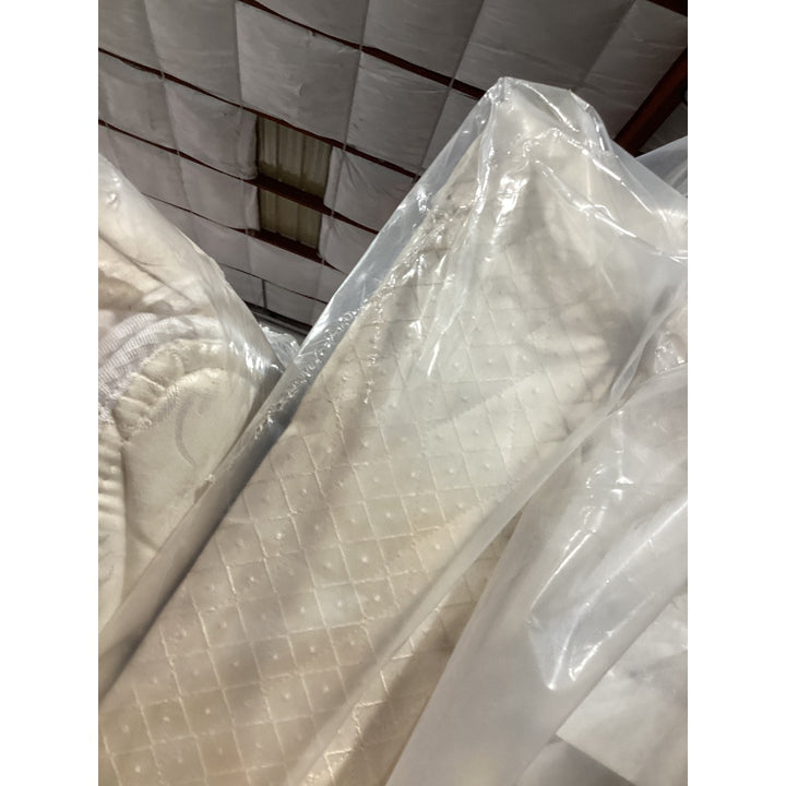 Lot # 2256 Diamond Boxspring $30.00