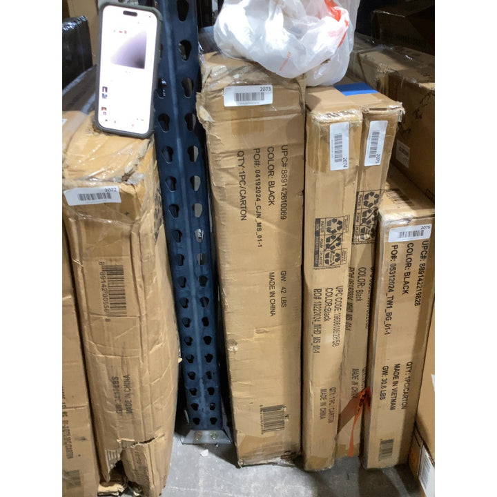 Lot # 2073 Flash Furniture Modern Computer Desk $168.71