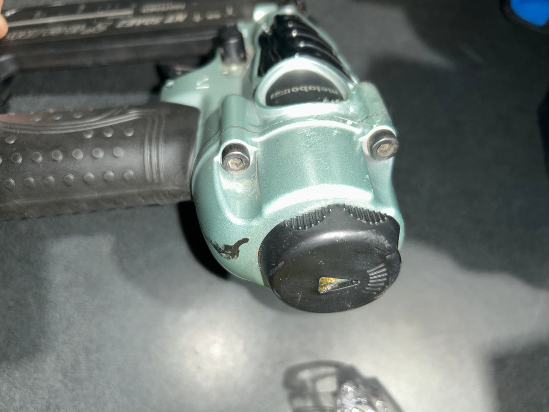 Clavadora neumática de clavos rectos Metabo HPT de 2 pulgadas y calibre 18 (usada)