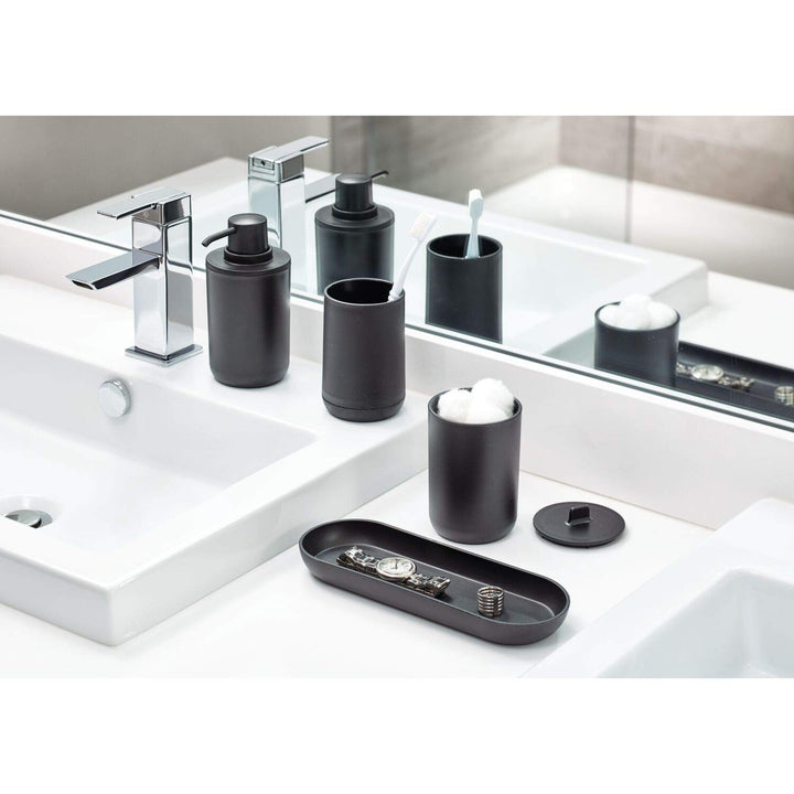 Lot # 1202 InterDesign 4pc Bath Set Matte Black $12.00