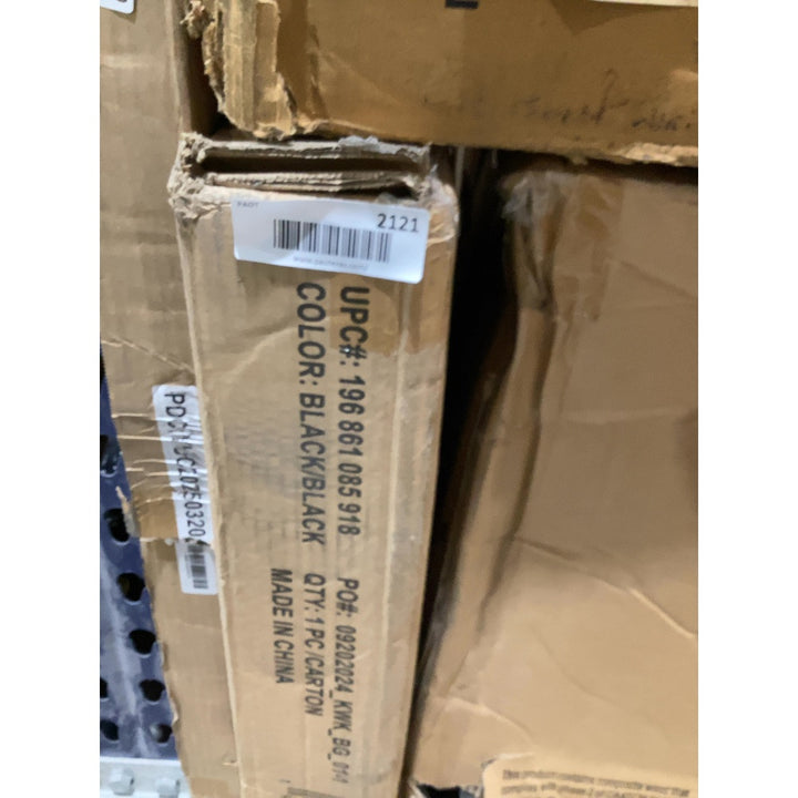 Lot # 2121 Flash Furniture Lounge Chair $124.94